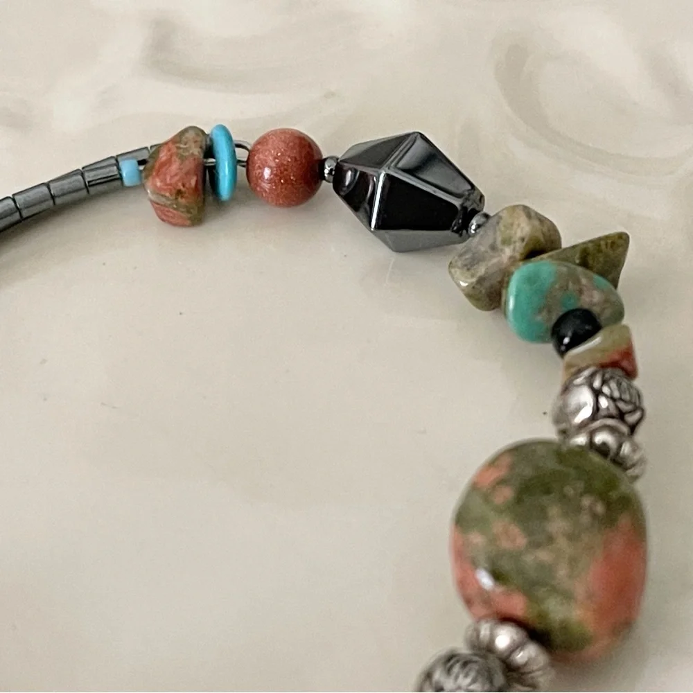 Stone Bracelet on Adjustable Memory Wire - Picture 8 of 11